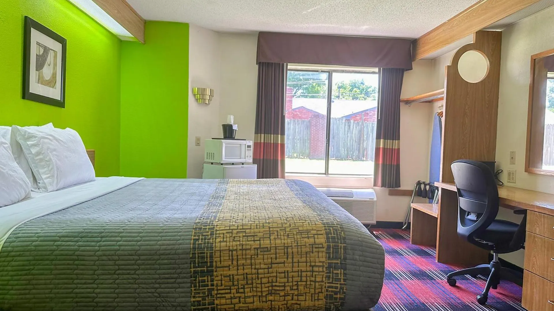 Hotel Classic Inn By Oyo I- 240 Near Memphis Airport