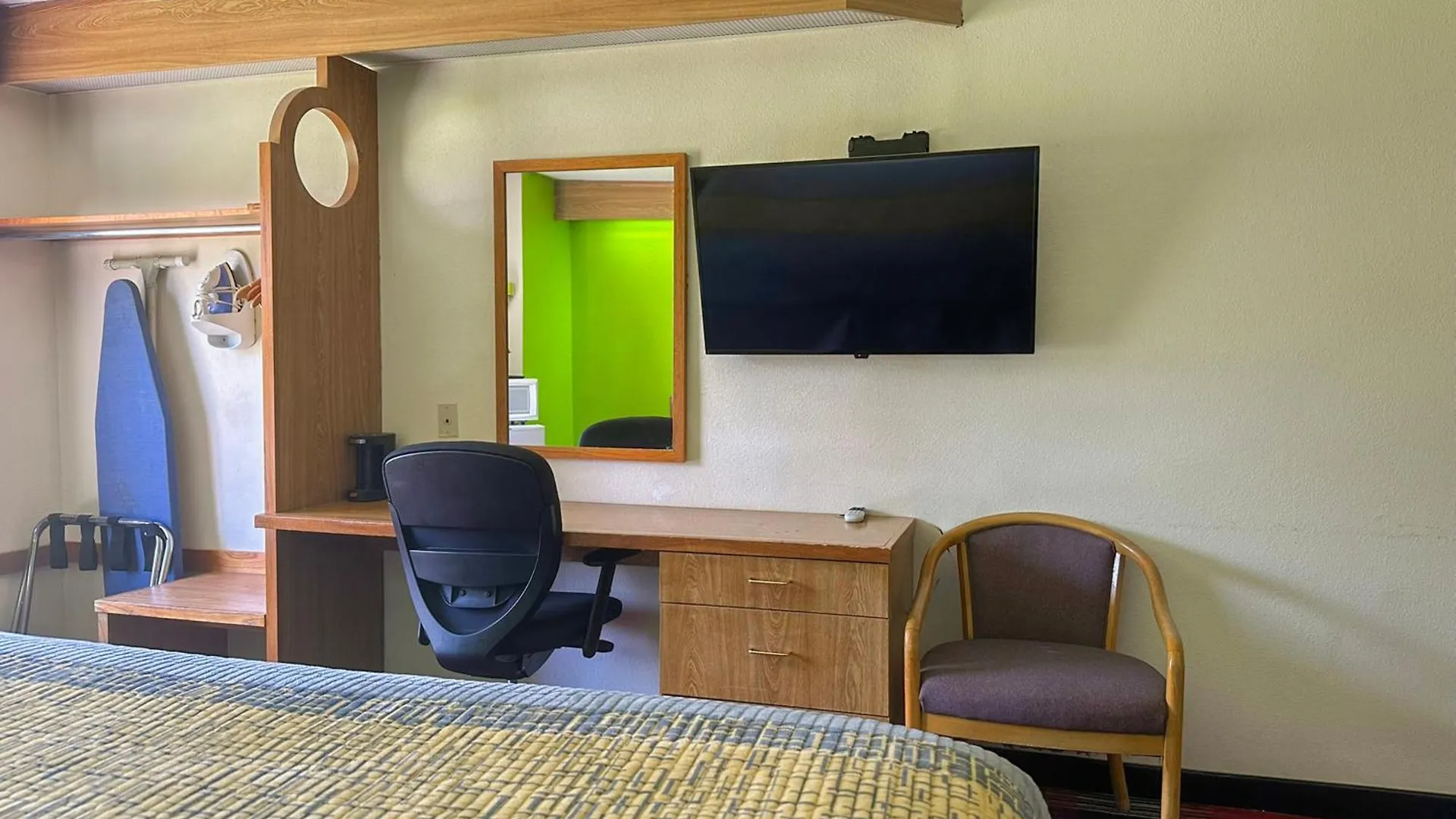 Classic Inn By Oyo I- 240 Near Memphis Airport Hotel
